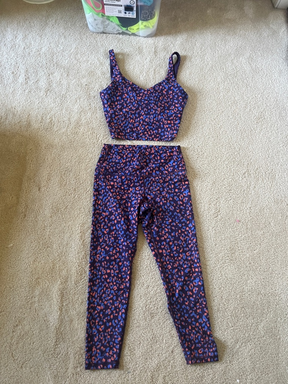 Worn once Old Navy Purple Leopard Print Active Set - Crop  & High-Waist Leggings